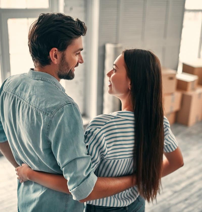 first home buyers Couple on moving day